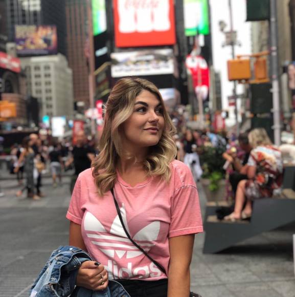 Meet your Posher, Jessica - Picture 1 of 1